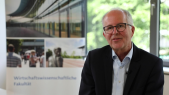 thumbnail of medium Vorstellungsvideo Prof. Dr. Christoph J. Börner von der Wiwi Fakultät